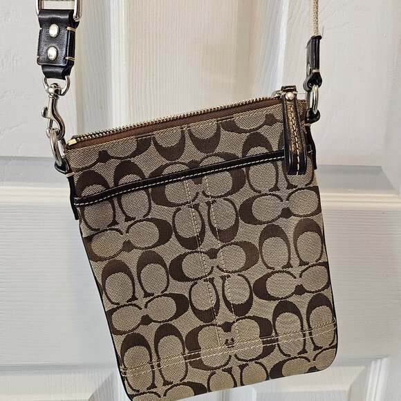 Vintage Coach Signature C Crossbody Messenger Bag - Picture 5 of 10